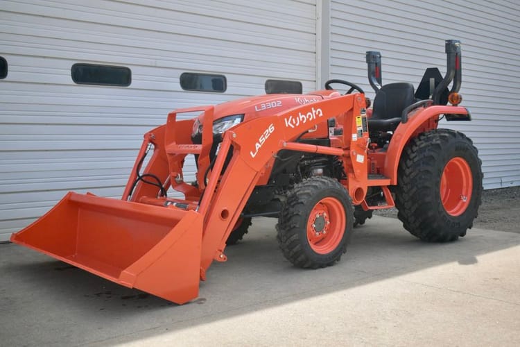 Kubota L3302HST
